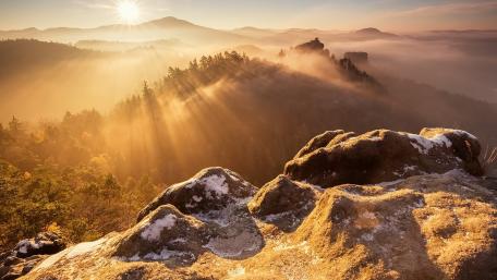 Majestic Mountain Sunrise Wallpaper wallpaper