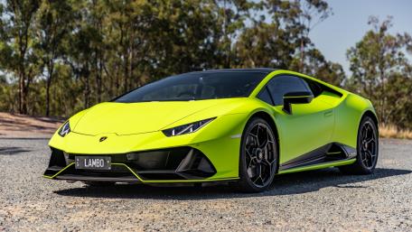 Vibrant Lamborghini Huracan EVO in Action wallpaper