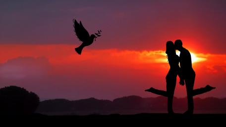 Kissing couple wallpaper