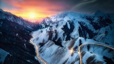 Majestic Mountain Pass at Sunset wallpaper