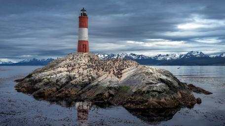 Les Eclaireurs Lighthouse wallpaper