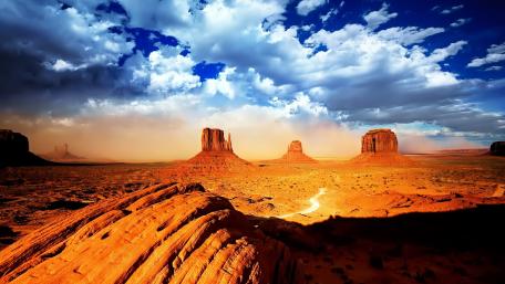 West And East Mitten Buttes (Monument Valley) wallpaper