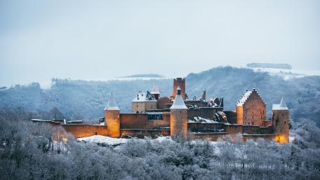 Bleak wintry castle wallpaper