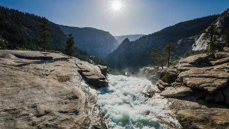 Yosemite Falls wallpaper