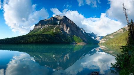 Lake Louise wallpaper