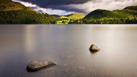 Serenity at the Lake’s Edge wallpaper