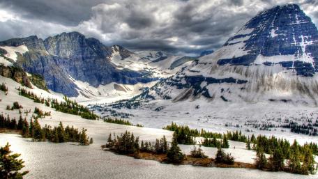 Bearhat Mountain in winter wallpaper