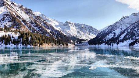 Frozen Big Almaty Lake wallpaper