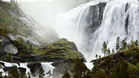 Majestic Waterfall Serenity wallpaper