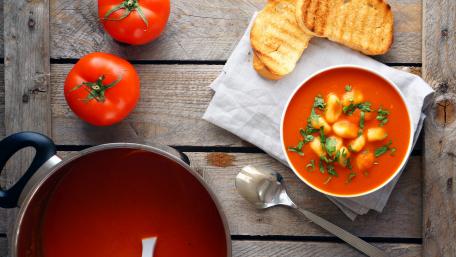 Hearty Tomato Soup Delight wallpaper