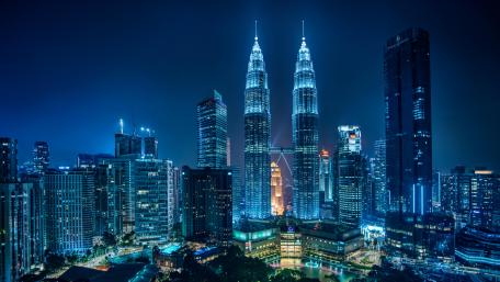 Petronas Twin Towers by night wallpaper