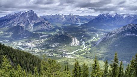 Sulphur Mountain wallpaper