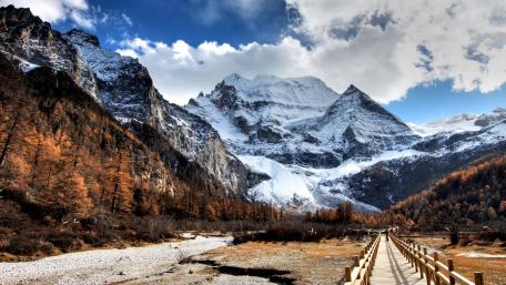 Yading National Nature Reserve Management Bureau wallpaper