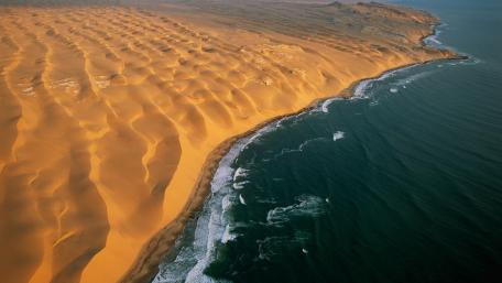 Skeleton Coast wallpaper