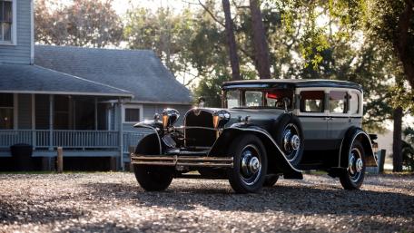 Classic Ruxton Model C Vintage Car Wallpaper wallpaper