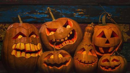 Spooky Jack-O'-Lantern Delight wallpaper