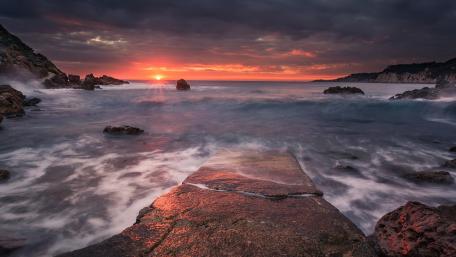 Serene Evening Ocean Sunset Wallpaper wallpaper