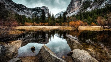 Mirror Lake wallpaper