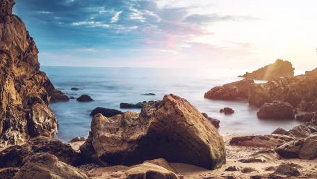 Serene Coastal Escape for Relaxation wallpaper