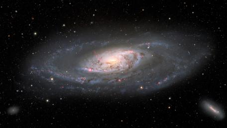 Spiral Galaxy Messier 106 wallpaper