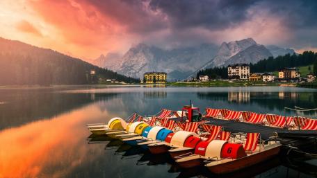 Lake Misurina (Lago di Misurina) wallpaper