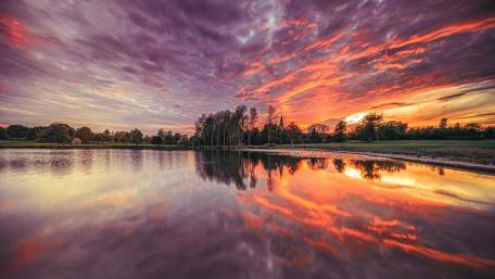 Stunning Sunset Over Serene Lake View wallpaper