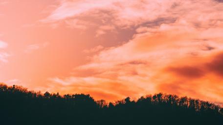 Majestic Orange Sky at Dusk wallpaper