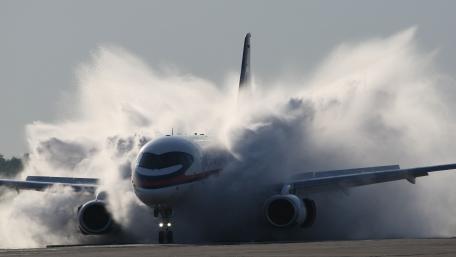 Sukhoi Superjet 100 wallpaper
