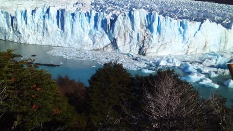 The "Perito Moreno" Glacier in El Calafate. wallpaper