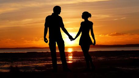 Holding Hands at Sunset wallpaper