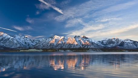 Majestic Mountains by Serene Waters wallpaper