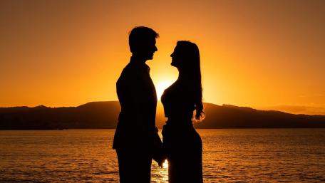 Sunset Romance by the Sea wallpaper