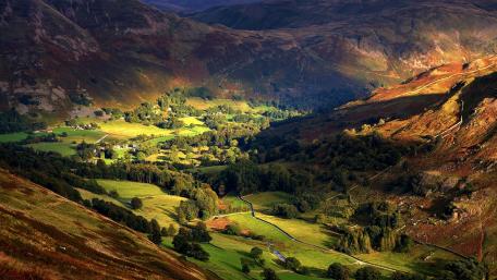 Serene English Valley Landscape wallpaper