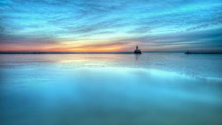 Chicago Harbor Lighthouse and Lake Michigan wallpaper