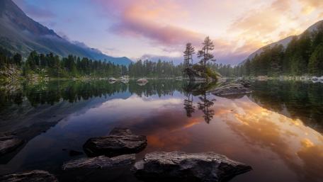 Lago di Saoseo, Switzerland wallpaper
