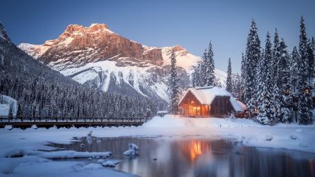 Emerald Lake Lodge, Yoho National Park wallpaper