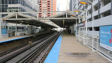Platform at Washington/Wells Station wallpaper