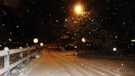 Snowy Winter Night Street Scene wallpaper