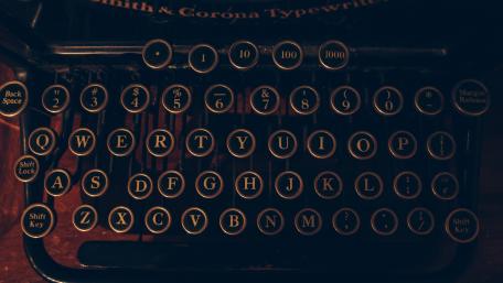 Vintage Typewriter Keyboard in Retro Style wallpaper