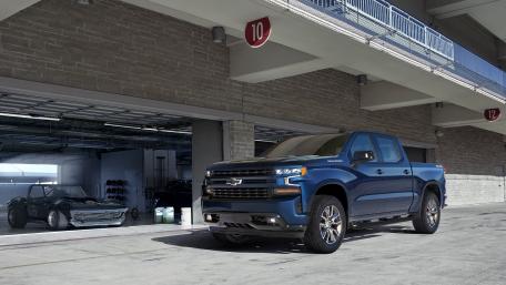 Powerful Chevrolet Silverado RST Pickup Wallpaper wallpaper