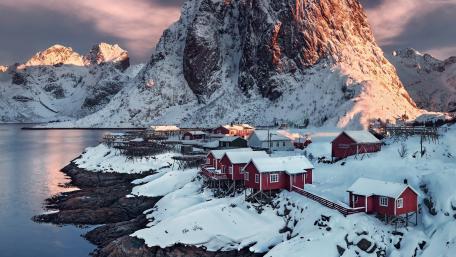 Snowy Hamnoy wallpaper