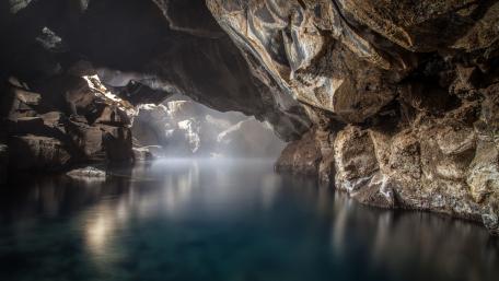 Grjotagja Cave (Game of Thrones film location) wallpaper