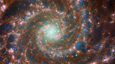 The Phantom Galaxy Across the Spectrum wallpaper