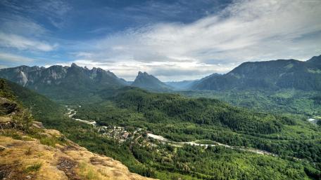 Stunning Mountain Landscape in 4K Quality wallpaper