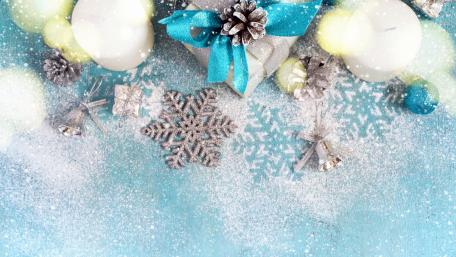 Festive Holiday Cheer in Blue and Silver Decor wallpaper