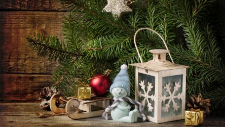 Cozy Christmas Decorations for a Festive Atmosphere wallpaper