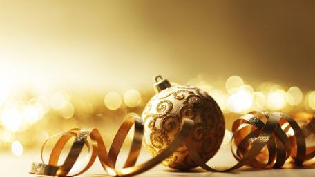 Golden Christmas Bliss Wallpaper wallpaper