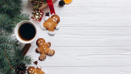 Cozy Christmas Treats with Gingerbread and Coffee wallpaper