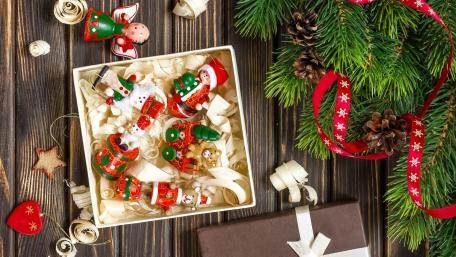 Festive Cheer for a Merry Christmas wallpaper