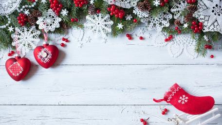 Festive Christmas Cheer in Elegance wallpaper